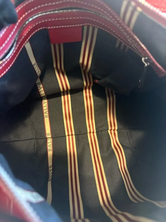 Bally Pebbled Leather Shoulder Bag EUC - Picture 8 of 10